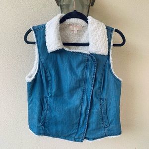 M StichFix Skies are Blue shearling chambray vest!